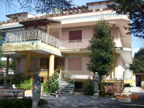 Отель B&B Villa Rosa  Пестум
